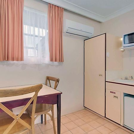 Econo Lodge Savannah Park טאמוורת' מראה חיצוני תמונה
