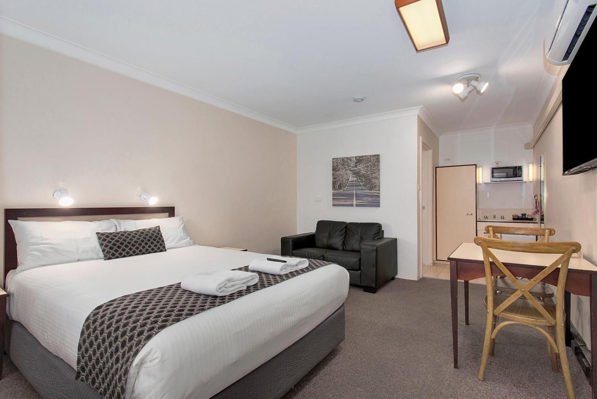 Econo Lodge Savannah Park טאמוורת' מראה חיצוני תמונה