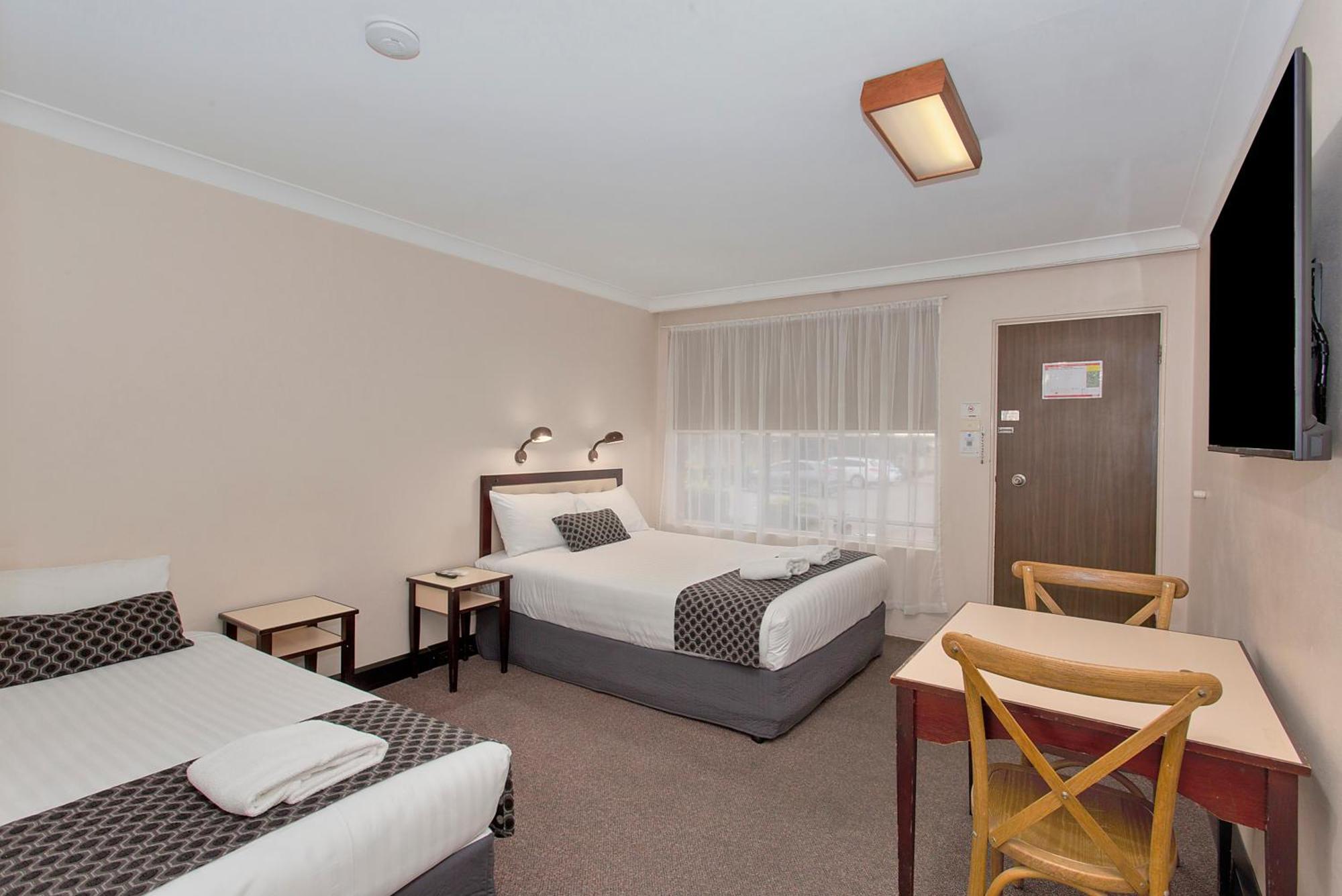 Econo Lodge Savannah Park טאמוורת' מראה חיצוני תמונה