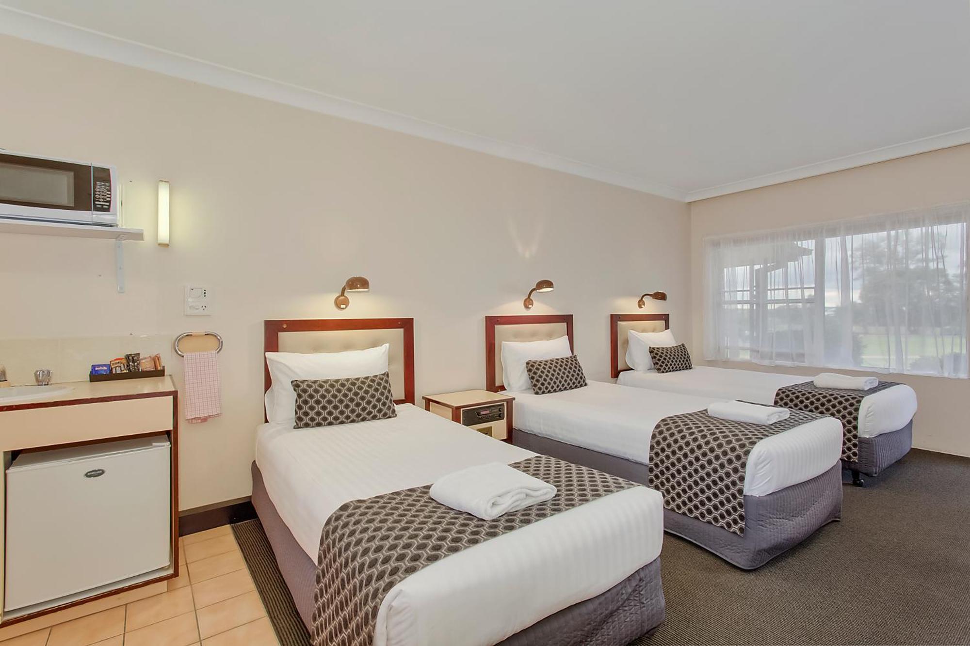 Econo Lodge Savannah Park טאמוורת' מראה חיצוני תמונה