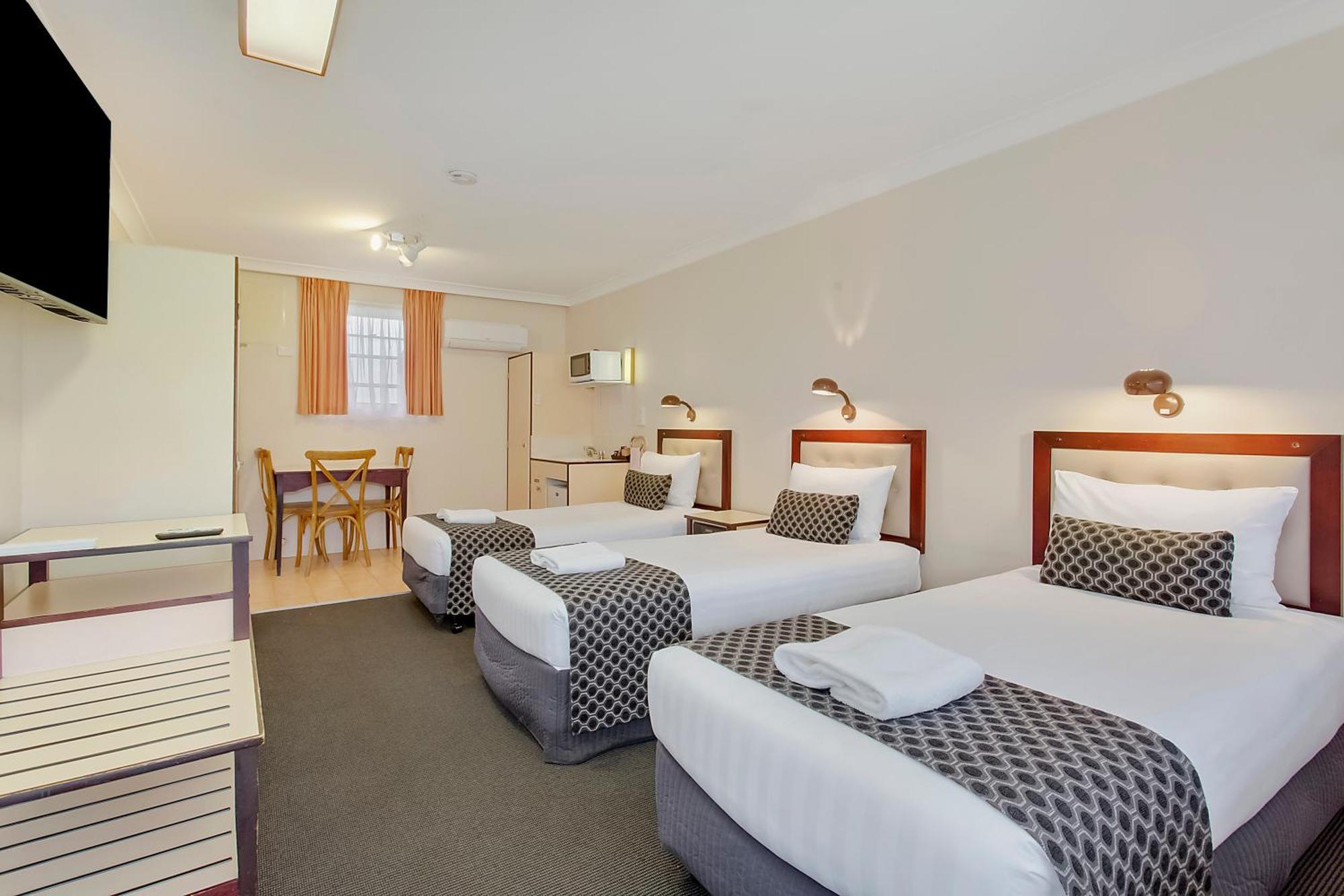 Econo Lodge Savannah Park טאמוורת' מראה חיצוני תמונה