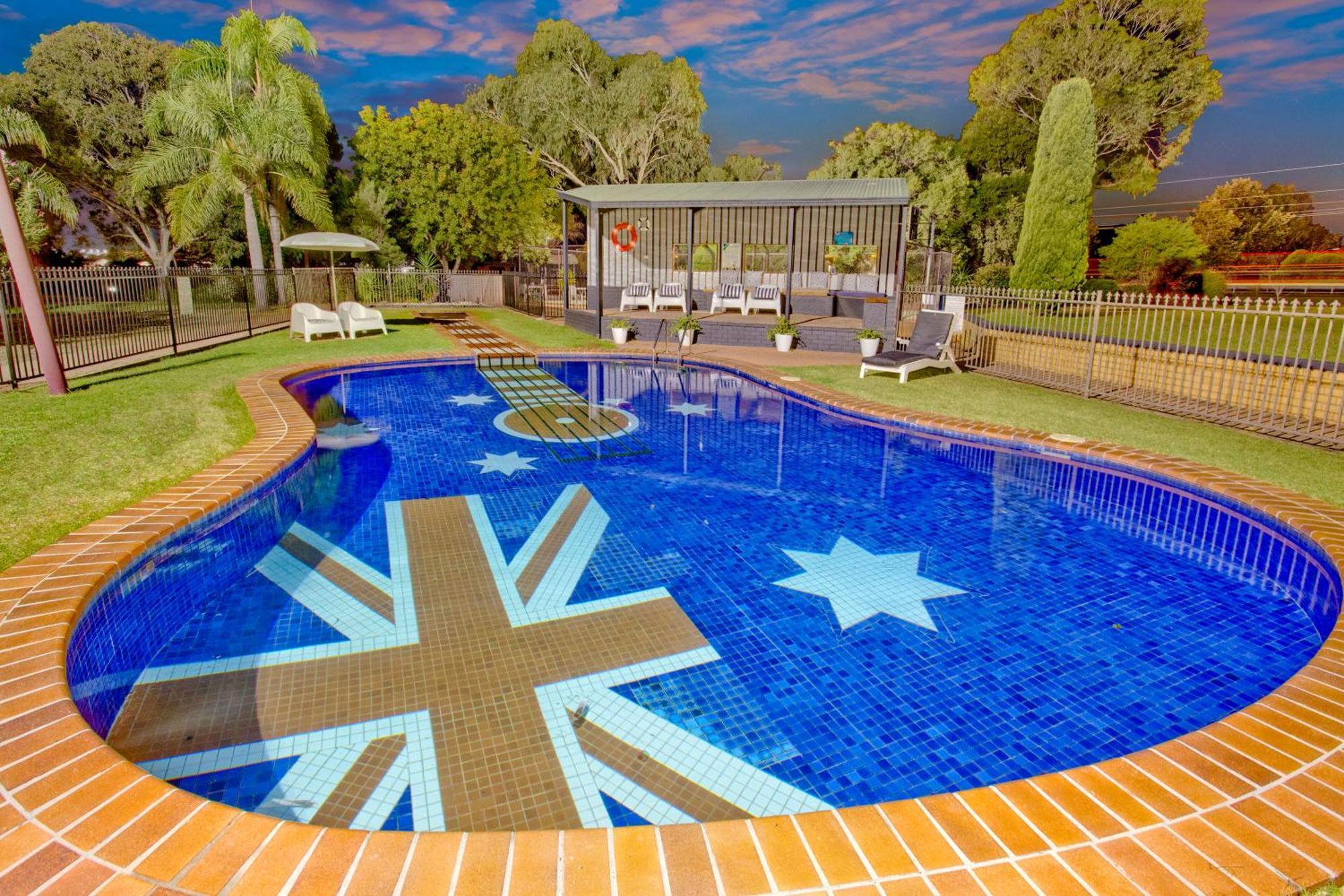 Econo Lodge Savannah Park טאמוורת' מראה חיצוני תמונה