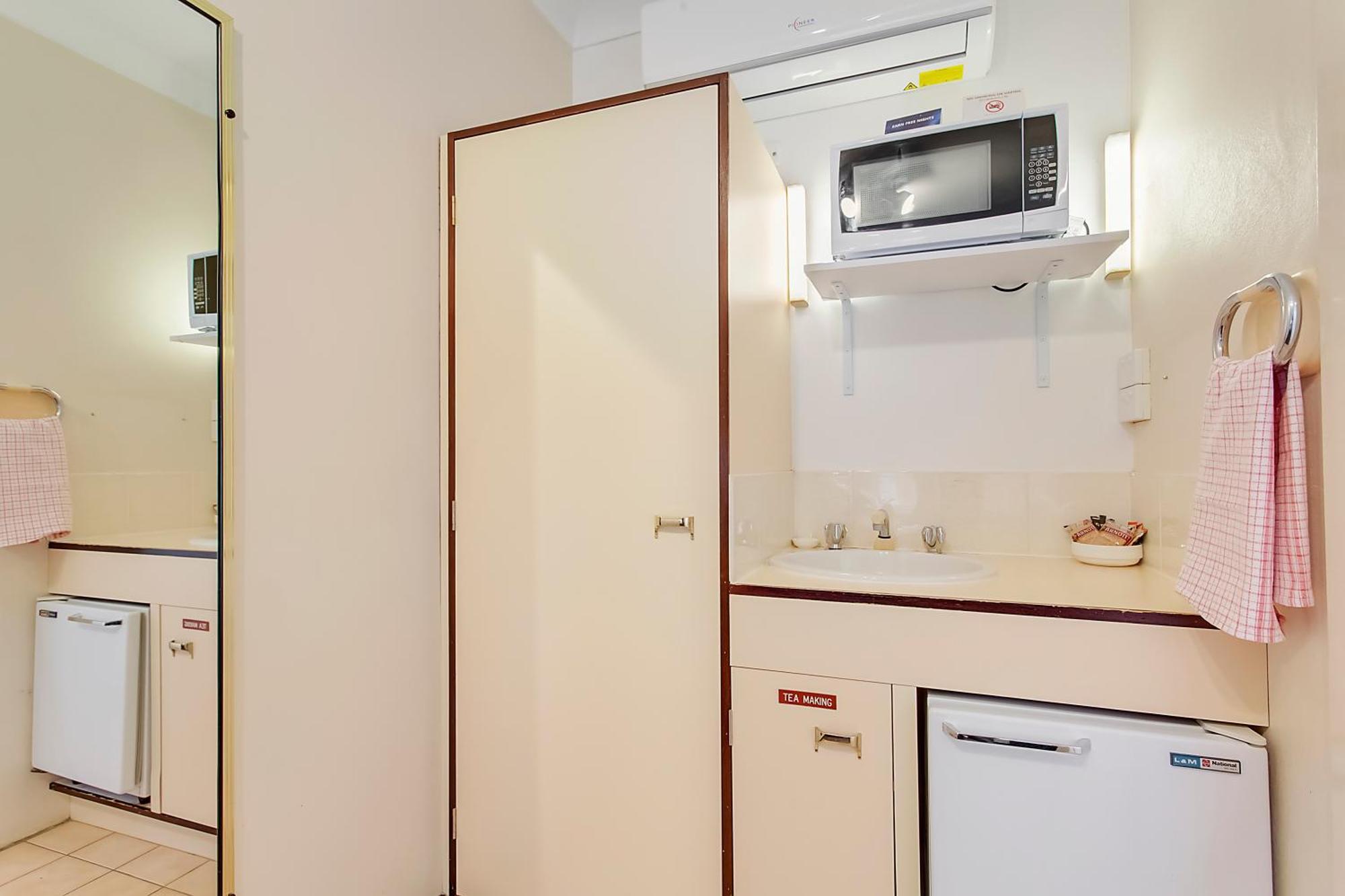 Econo Lodge Savannah Park טאמוורת' מראה חיצוני תמונה