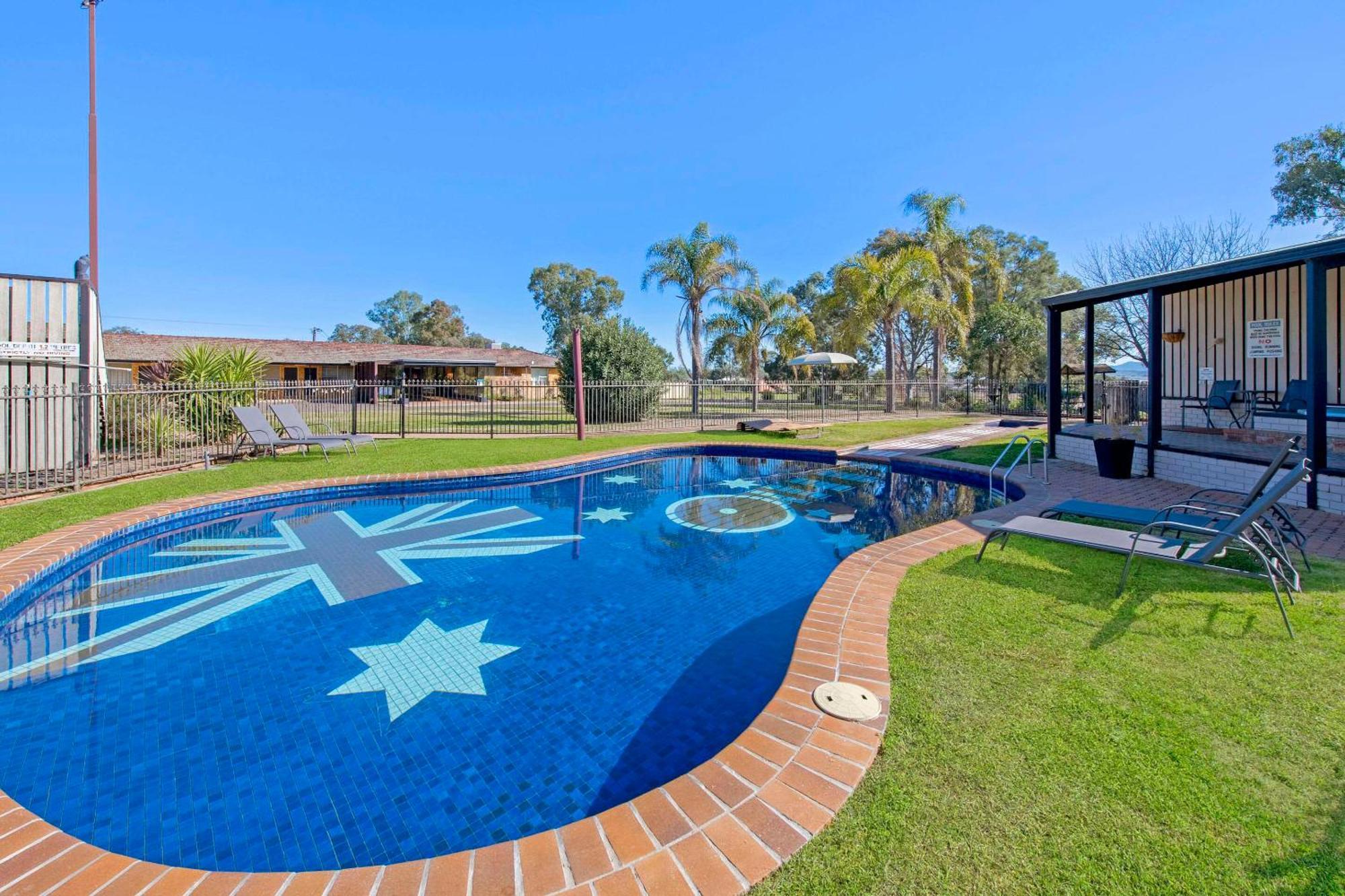 Econo Lodge Savannah Park טאמוורת' מראה חיצוני תמונה
